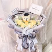 Gradution Classic Bouquet – Artificial Flowers (Medium Size)
