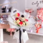 Gradution Luxe Bouquet – Artificial Flowers (Medium Size)