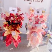 Standing Flower with Fortune Cat – Artificial Flowers